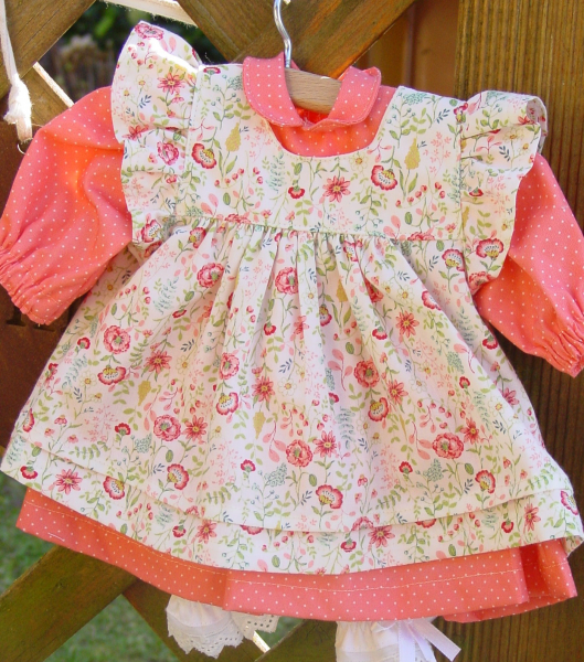 Hängekleid mit Schürze Flamingo